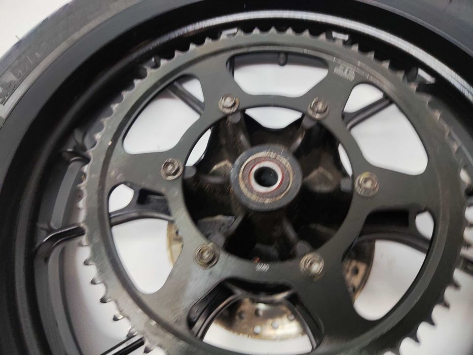 APRILIA TUONO 125 RS4 Felga Koło Tylne Tył Michelin 130/80-17 DOT1624
