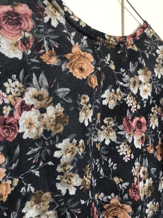 Camisola flores STRADIVARIUS (XS)
