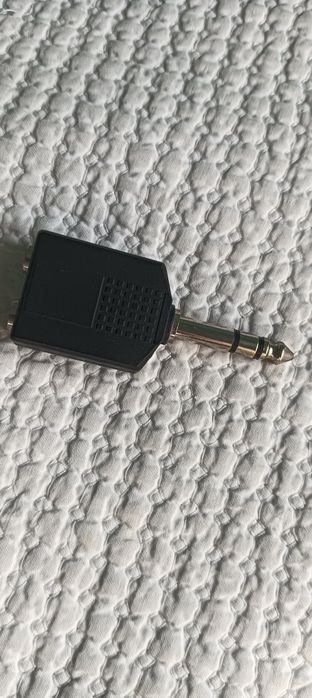 Conjunto de conectores, Entradas e Saídas de Audio