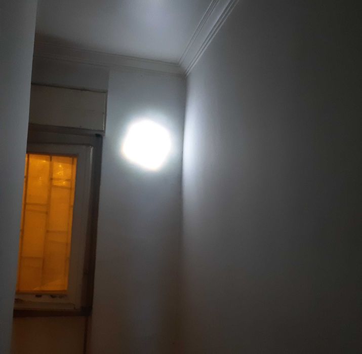 Potente Lanterna d Mão LED Zoom USB Bateria Embutida Recarregável Nova