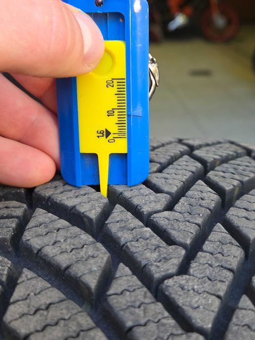 Opony zimowe Continental 195/60/15 kpl 4szt zimowki