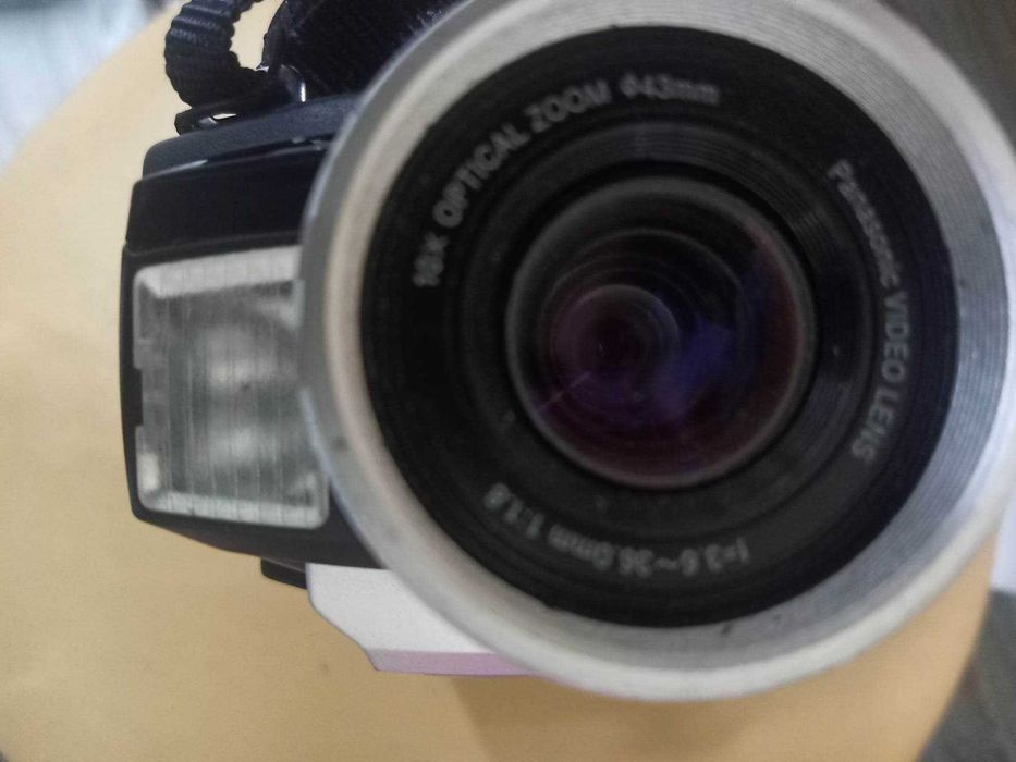 Видеокамера Панасоник  под малую кассету. Чистый японец.