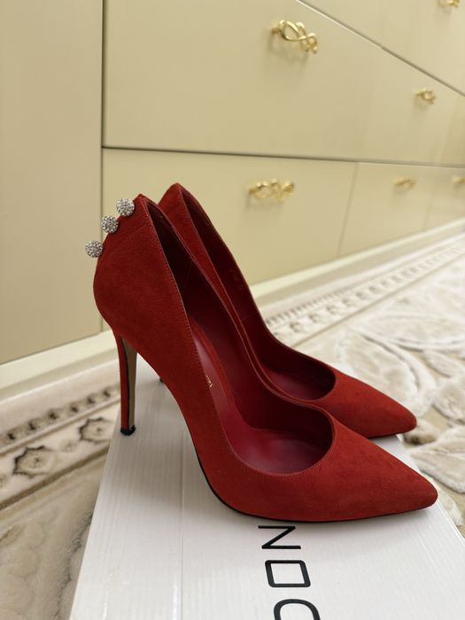 Вживані туфлі 38 розміру