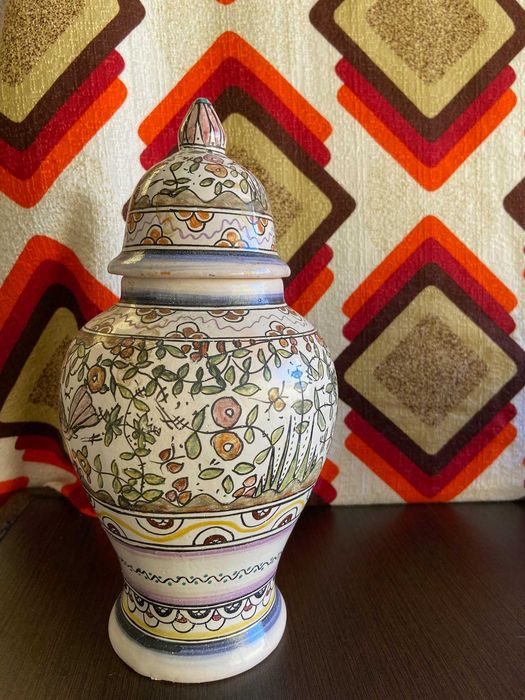 Hand-painted Chinese vases429814011250626566