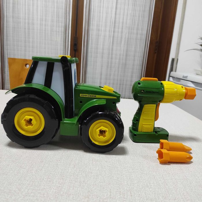 Constrói o trator Johnny