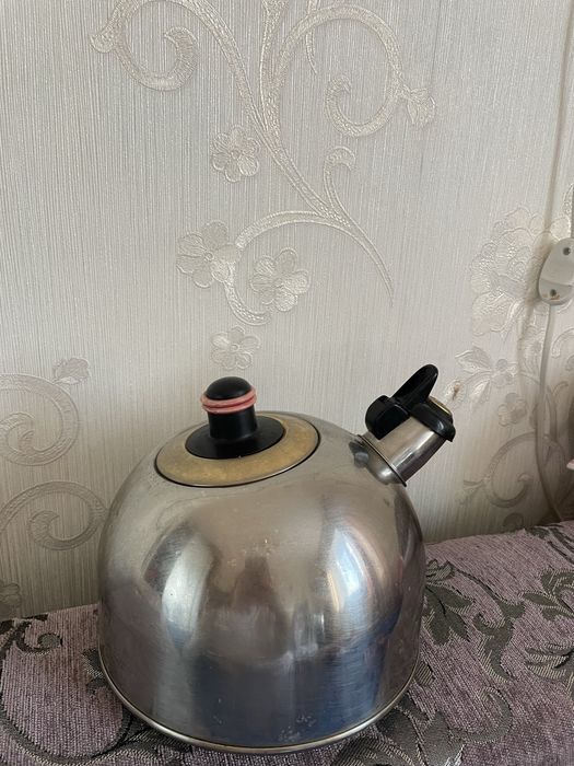 Чайник ,нержавіюча сталь