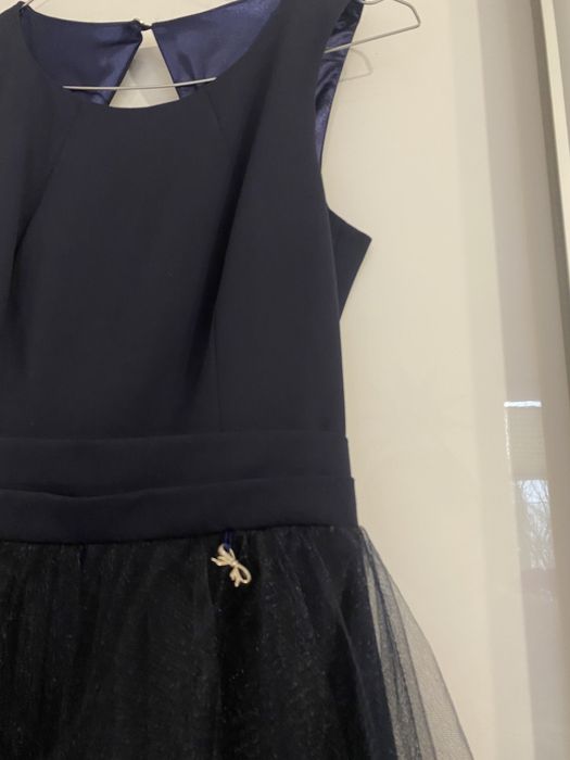 Sukienka z tiulem granatowa