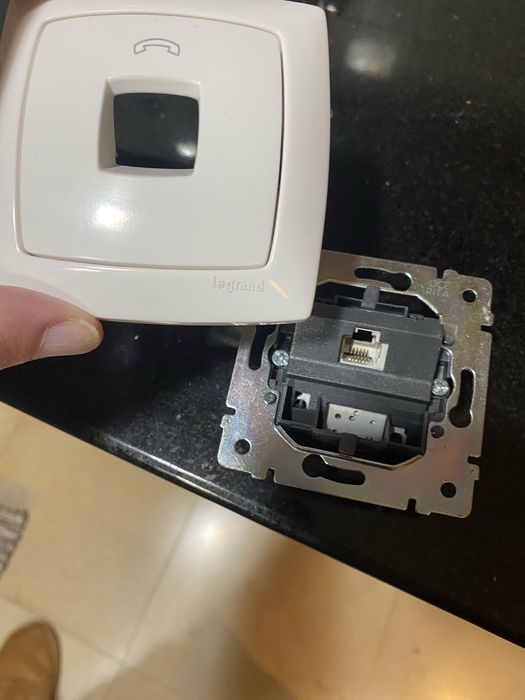 Tomada rita para felefone da legrand suno