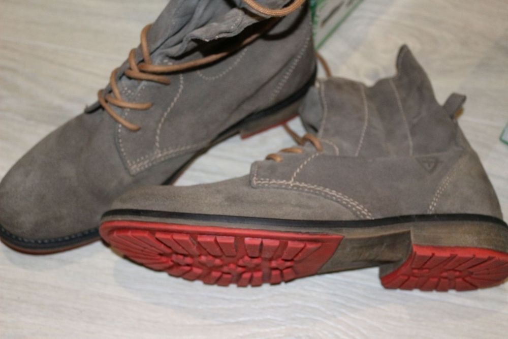 Чоловічі і фірмові черевики Tomaris