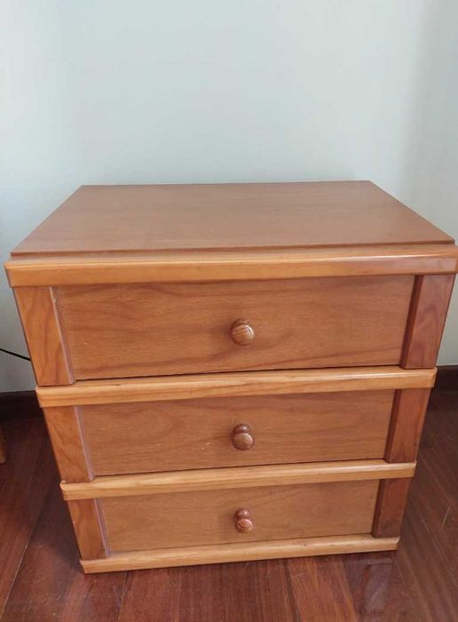 Conjunta cama solteiro + mesa cabeceira cerejeira