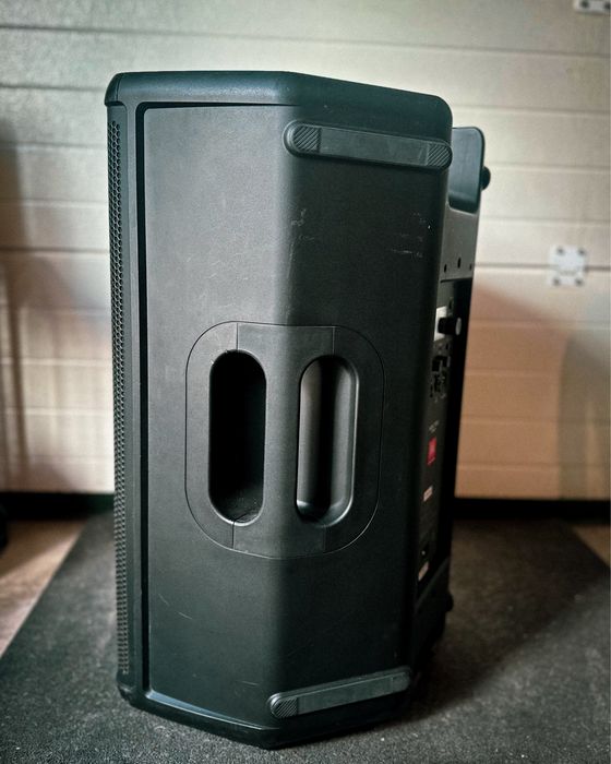 JBL EON715 com Covers Thomann