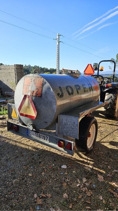 Reboque Cisterna Transporte de Gasóleo