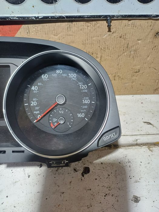 Volkswagen Passat b-8 USA панель приладів приборів щиток приладів
