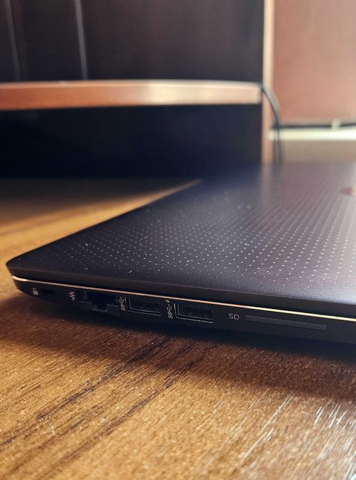 Ноутбук HP ZBook Studio G3 Mobile Workstation