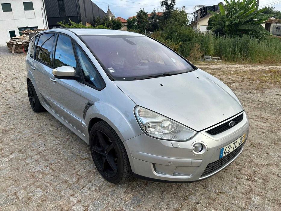 Ford S-MAX – 7 Seats | Spacious | Comfortable | Ideal for Families