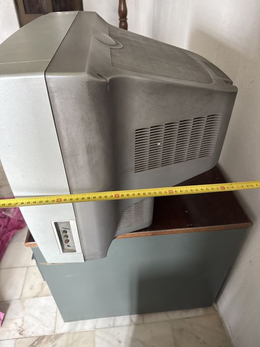 Televisão Antiga CRT Sony/Philips Ideal para Retro Gaming