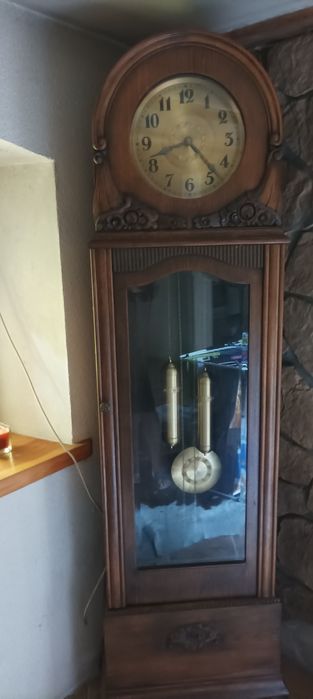 Zabytkowy zegar stojący