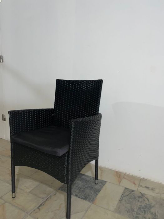 Conjunto de 2 cadeiras e mesa de exterior