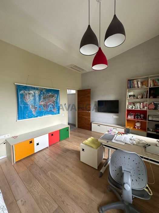 Сучасний маєток у Волоському- простір, комфорт і повна автономія!