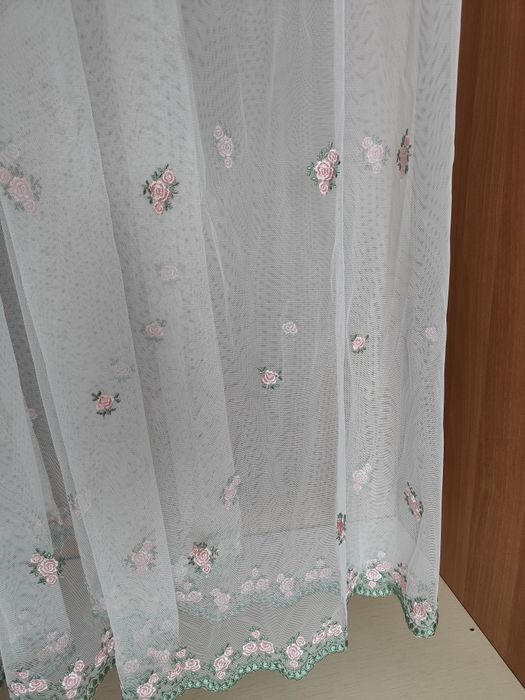 Продам готовую тюль сетка с нежной вышивкой