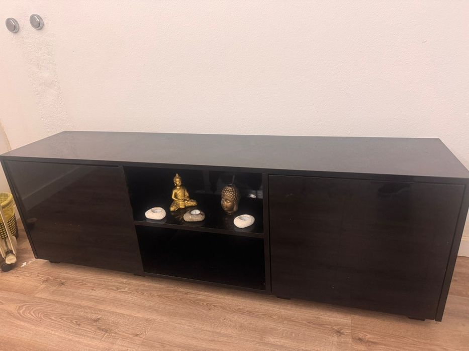 Móve aparadorl TV preto