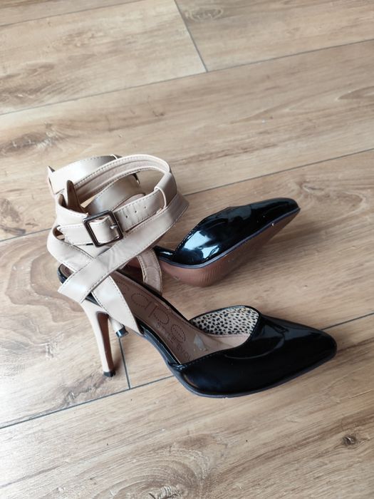 Śliczne szpilki rozmiar 39