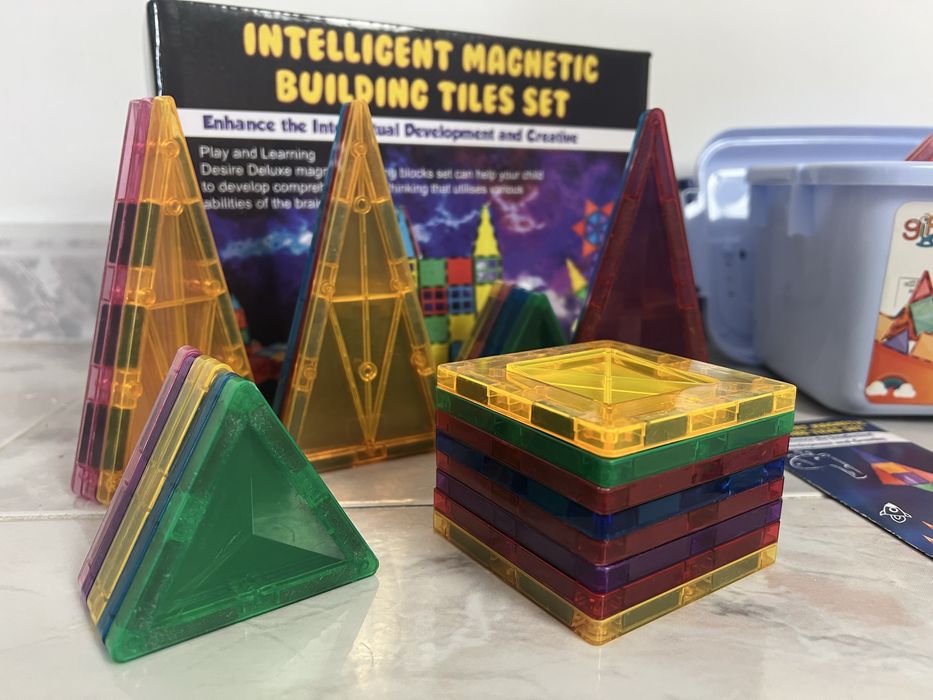 Brinquedo Montessori de peças magneticas +60 peças