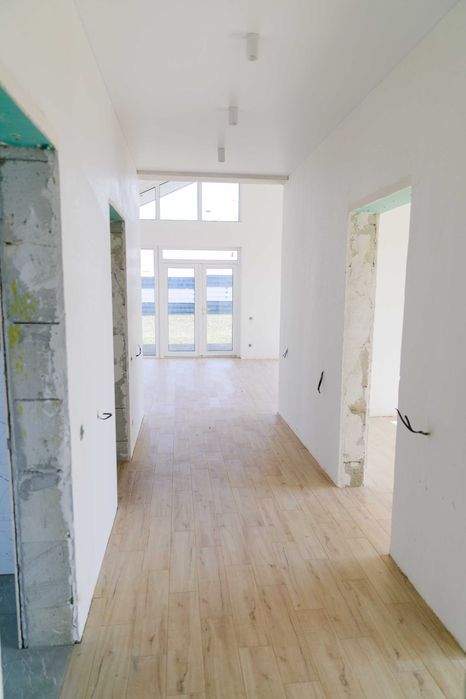 Продається капітальний будинок в Підлужжі