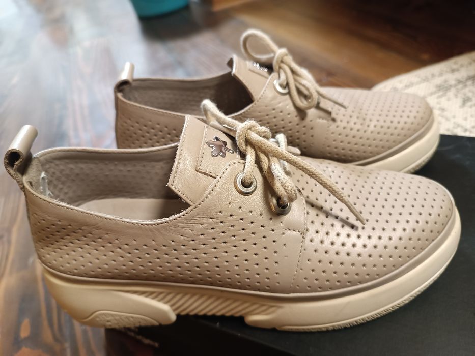 Шкіряне взуття на весну 36р.