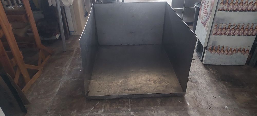 Caixa em inox aberta