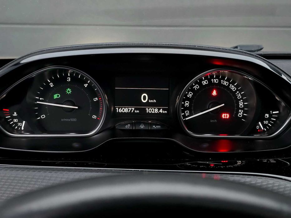 Peugeot 2008 1.6 HDi 115 ALLURE Max wyposażenie nowe wtryski i rozrząd