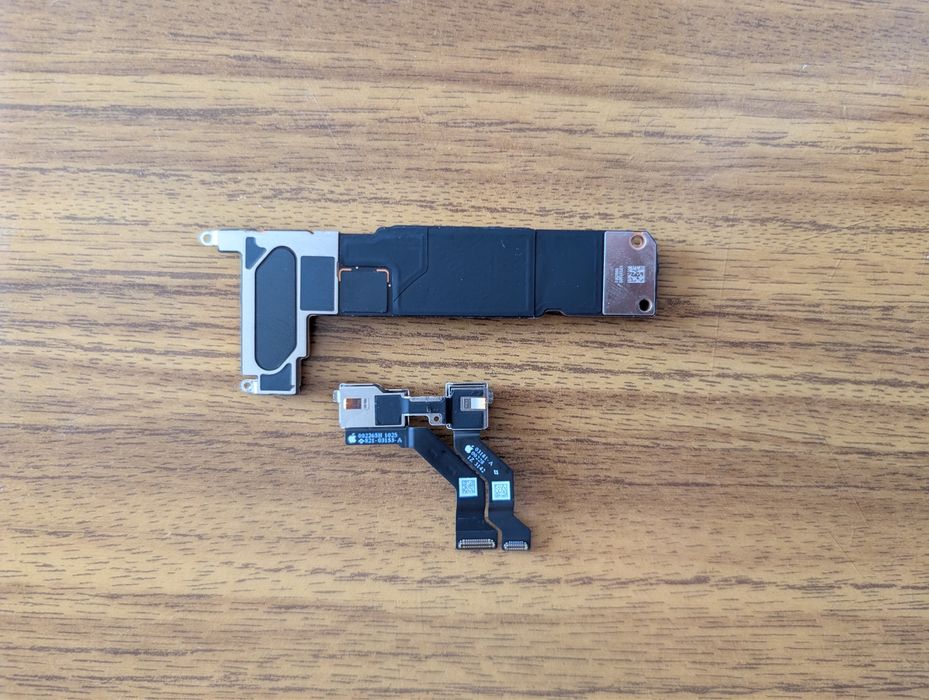 Продам материнську плату iPhone 13 128gb без айклауду