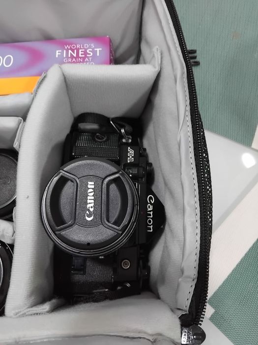 Canon A-1 e Canon AE-1 + lentes