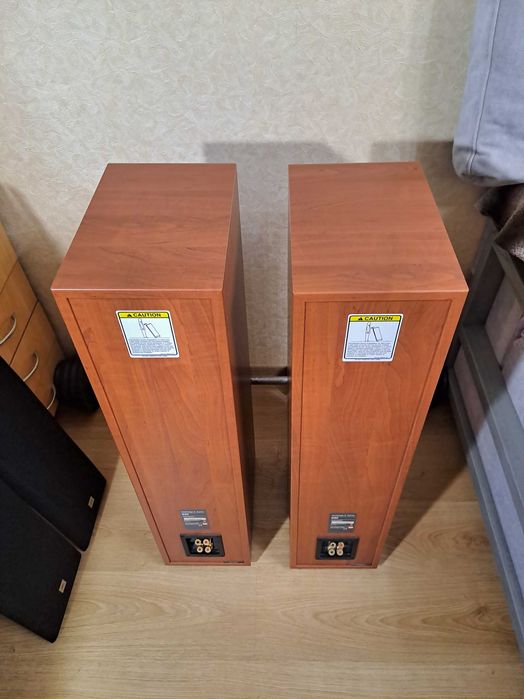 Продам підлогову акустику  JBL E 80 пара фронтів.