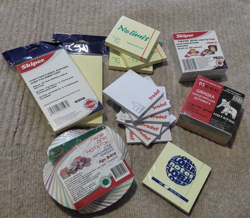 Канцелярія/папір для нотаток/скріпки Buromax