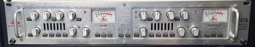 dbx 576 Silver Series - Pré-amplificador e Compressor a válvulas