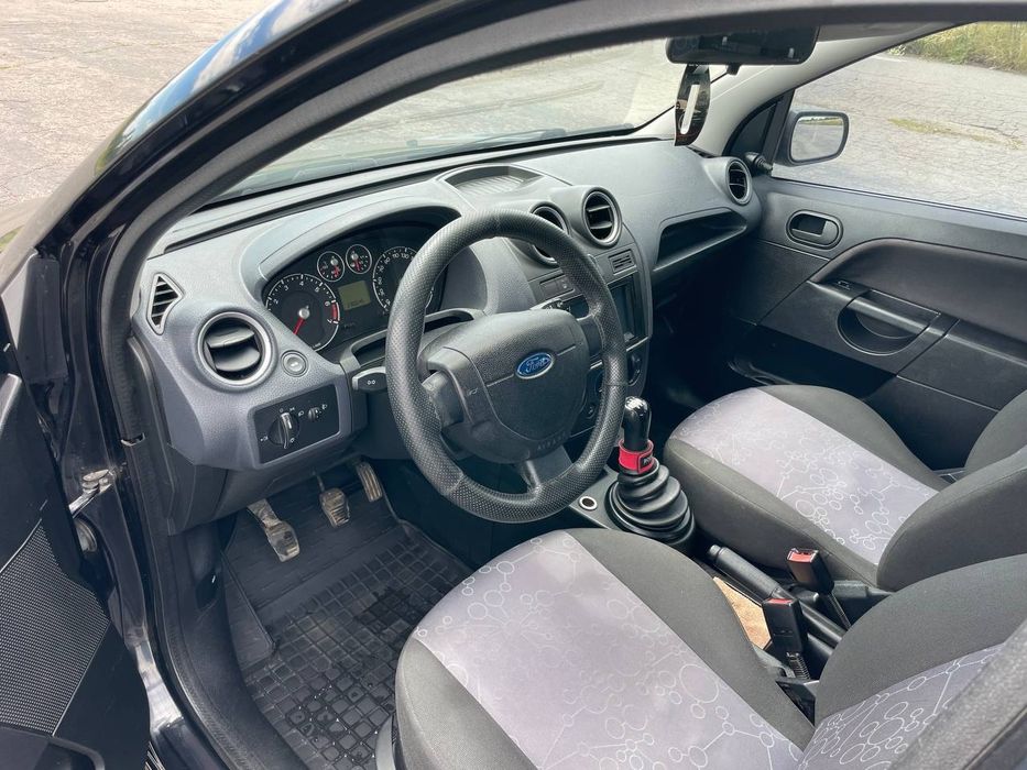 Продам Ford Fiesta 1,4 бензин 2007р.