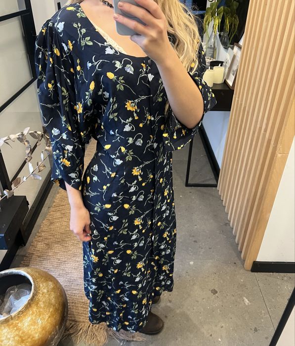 Długa/maxi granatowa sukienka w kwiaty vintage; 42/XL