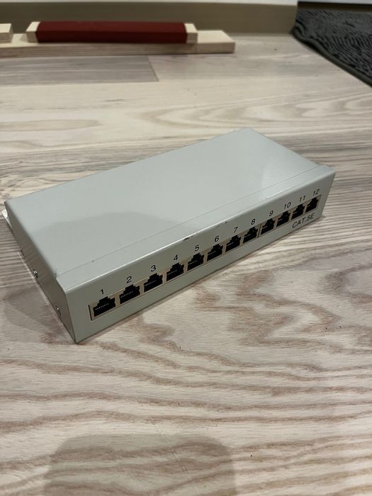 Patchpanel 12xRJ45 STP CAT.5e RJ45 NOWY natynkowy