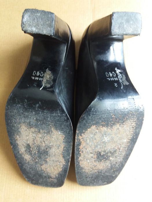 Sapatos em pele, tamanho 35/36, salto 8 cm, pretos