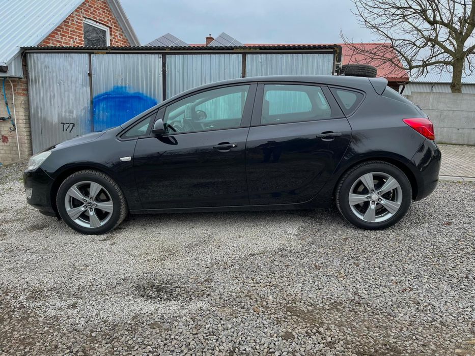 Opel Astra J 1.7CDTI 2010