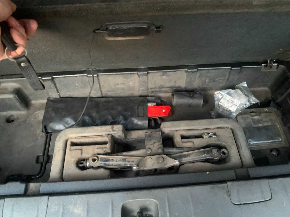 Subaru Tribeka 2008 г. В 10