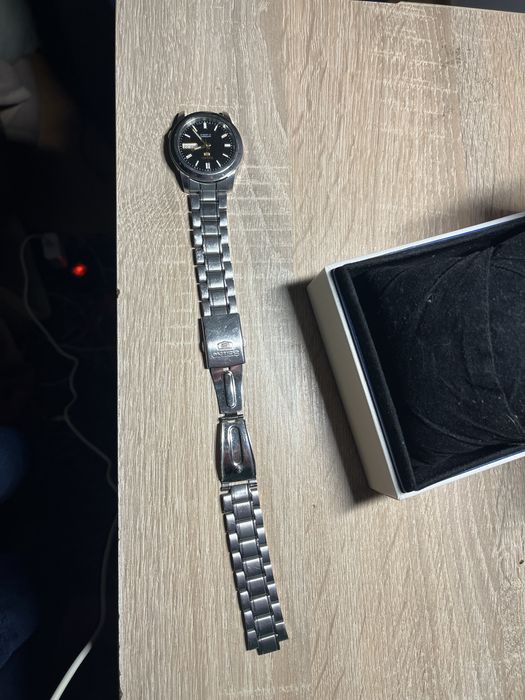 Elegancki zegarek marki seiko