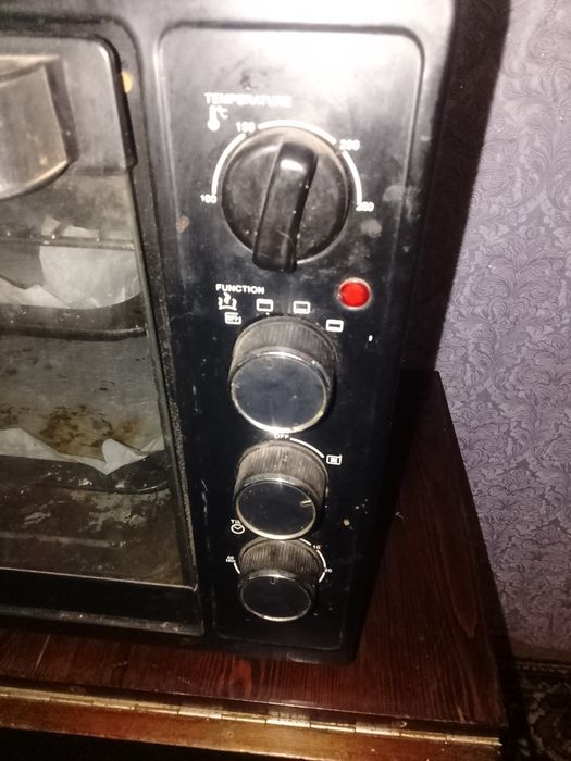 Продам электрическую духовку