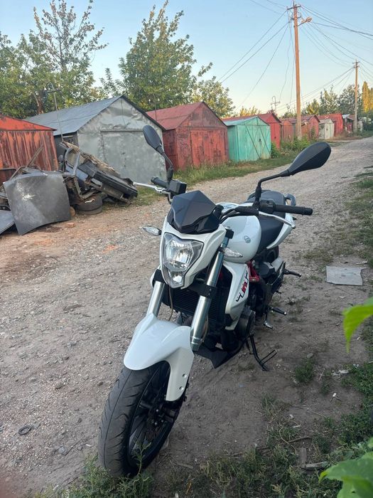 Продам benelli tnt 300