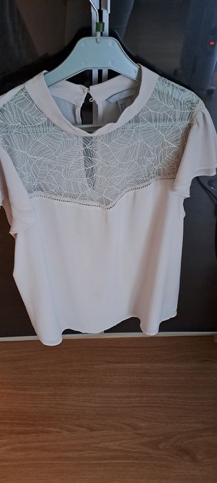 Blusa com renda da HeM