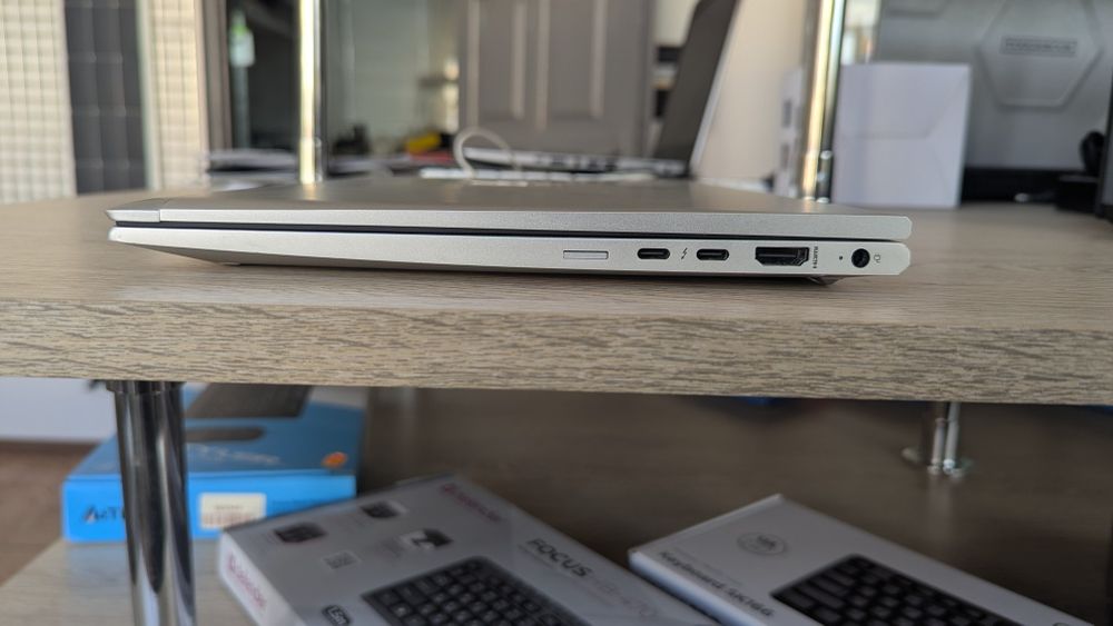 HP EliteBook (14")
