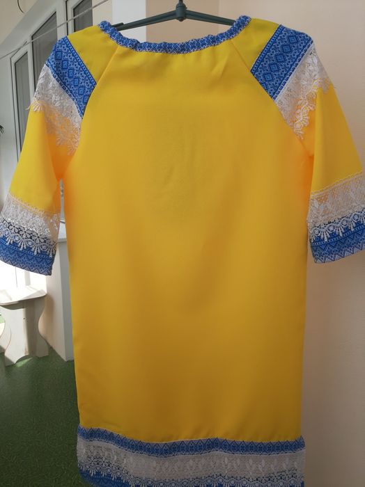 Жіноча сукня вишиванка