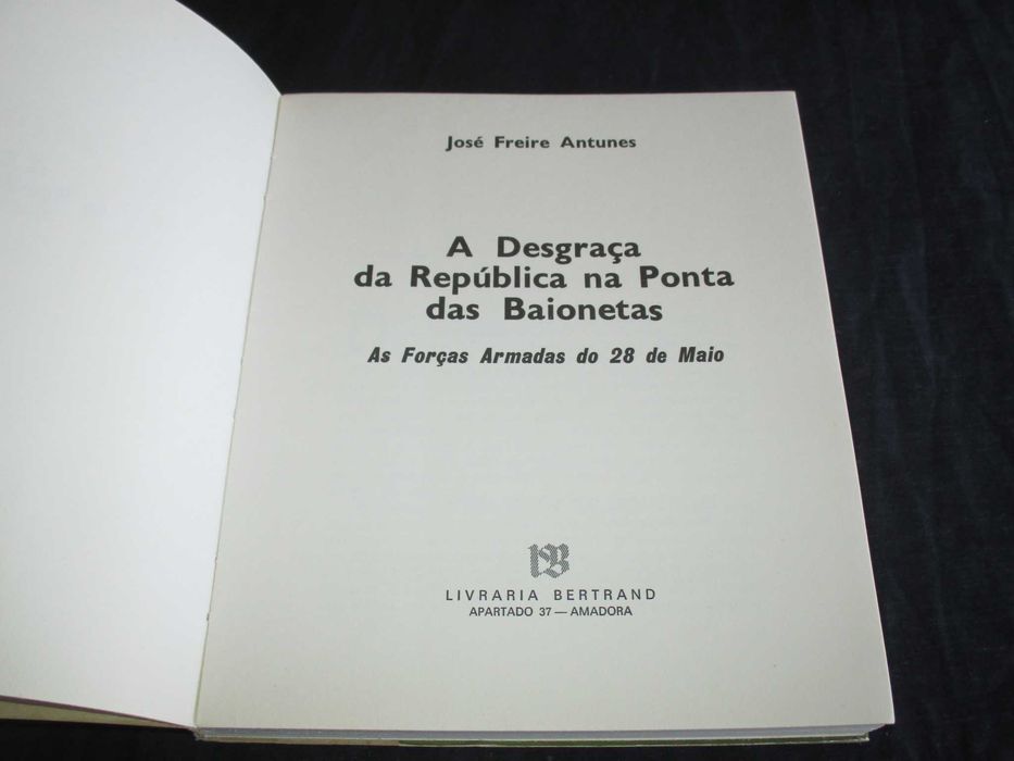 Livro A desgraça da República na ponta das baionetas