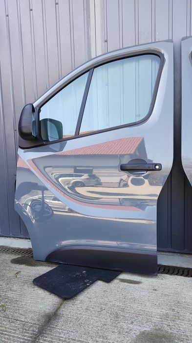 Renault trafic Opel  vivaro 3 4 drzwi boczne odsuwane  przod